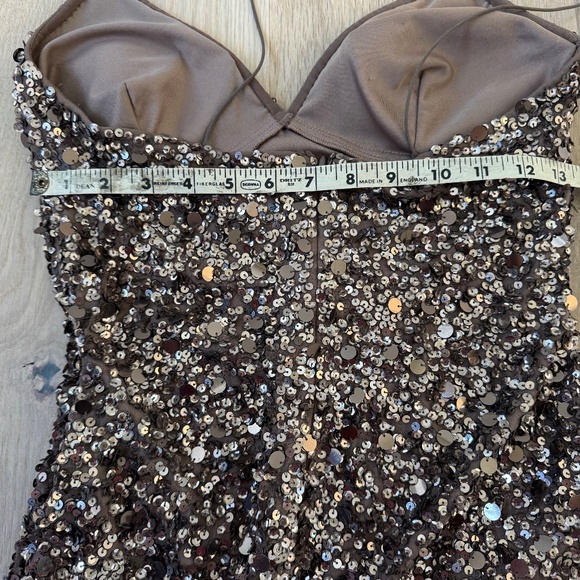 Cache Glittering Dress in Gold Metallic - Picture 9 of 9